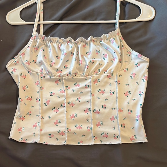 SHEIN Tops - White floral crop top cami